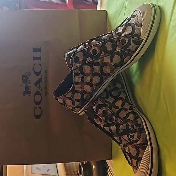 COACH SHOES - Picture 1 of 10